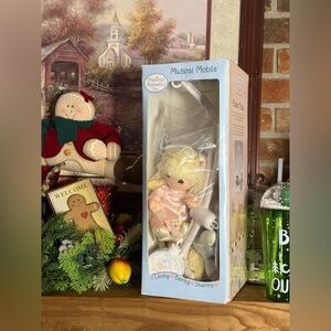 2002 Precious Moments Pastel Musical Baby Mobile